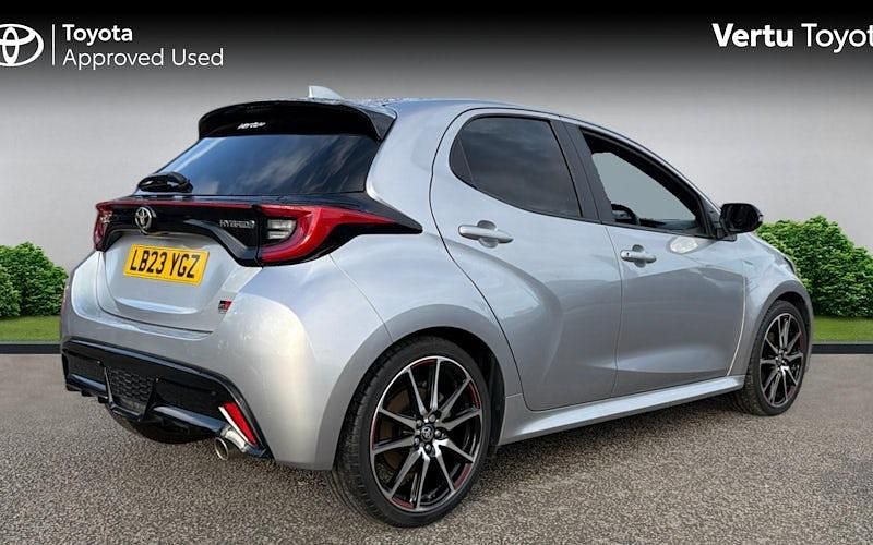 Used Toyota Yaris Hybrid Sport 116 HP (85 kW) 2023 Silver Hatchback