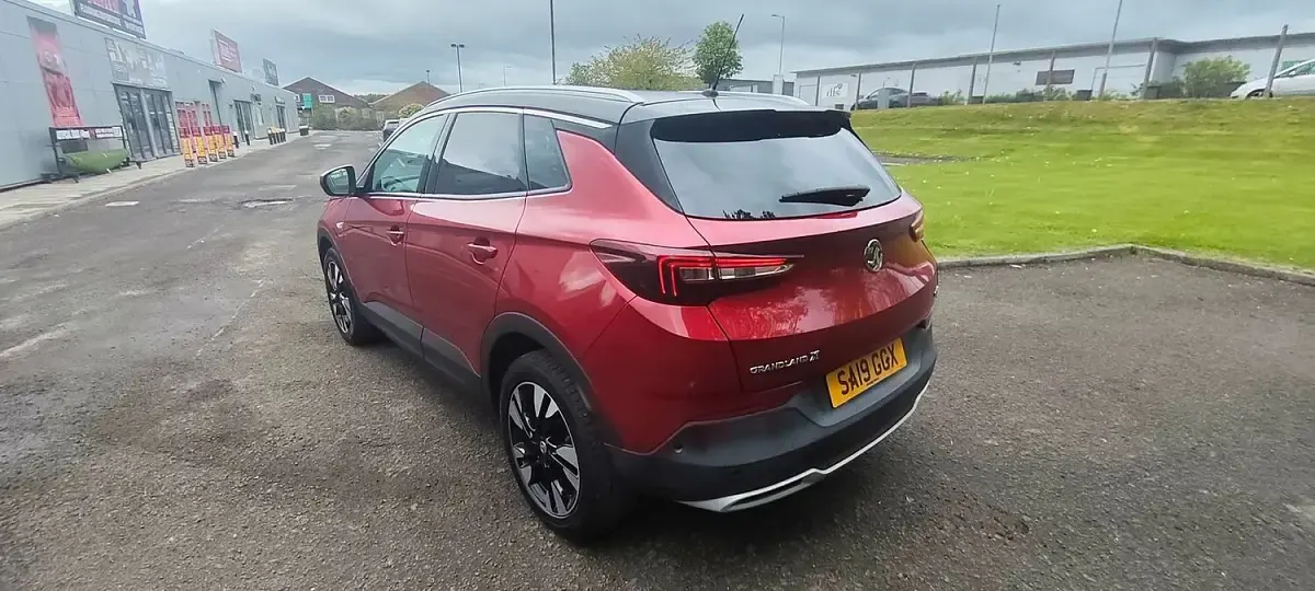 Gebraucht Vauxhall Grandland X Design Edition 130 PS (95 kW) 2019 Rot SUV