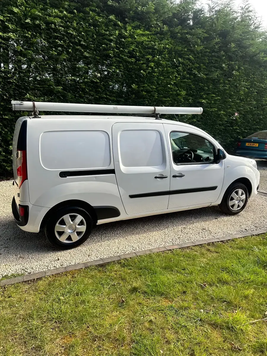 Usado Renault Kangoo Business 90 HP (66 kW) 2017 Branco Monovolume