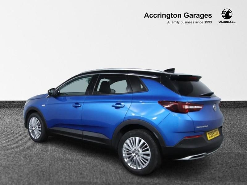 Used Vauxhall Grandland X Business Edition 130 HP (95 kW) 2020 Topaz blue SUV