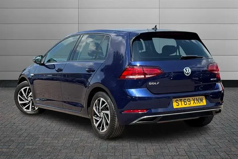 Used VW Golf VIII Edition 130 HP (95 kW) 2020 Blue Hatchback