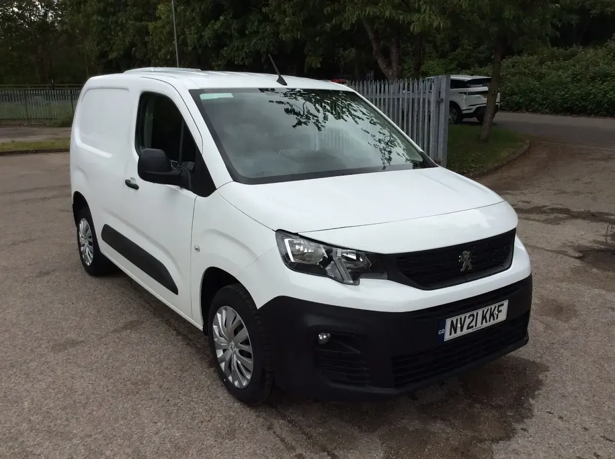 Used Peugeot Partner 2021 White MPV