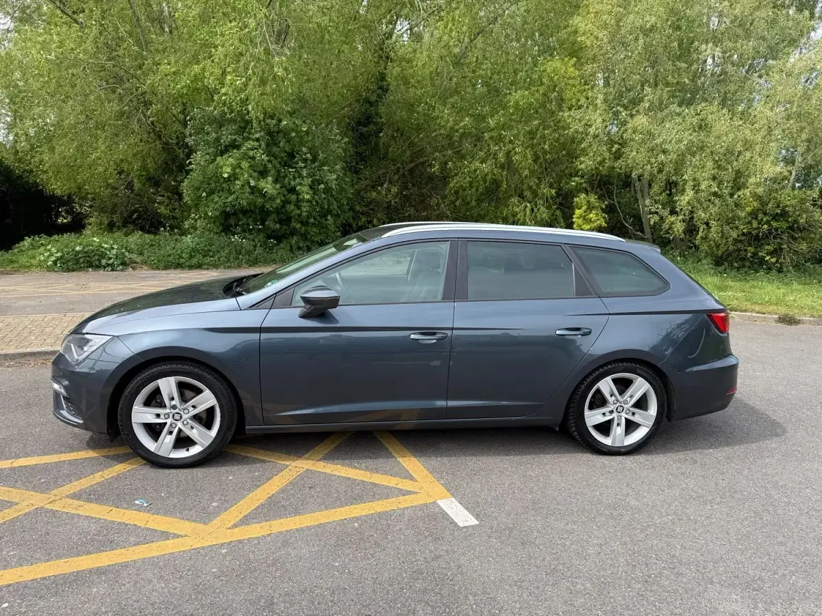 Begagnad Seat Leon ST FR 130 HK (95 kW) 2018 Grå Kombi