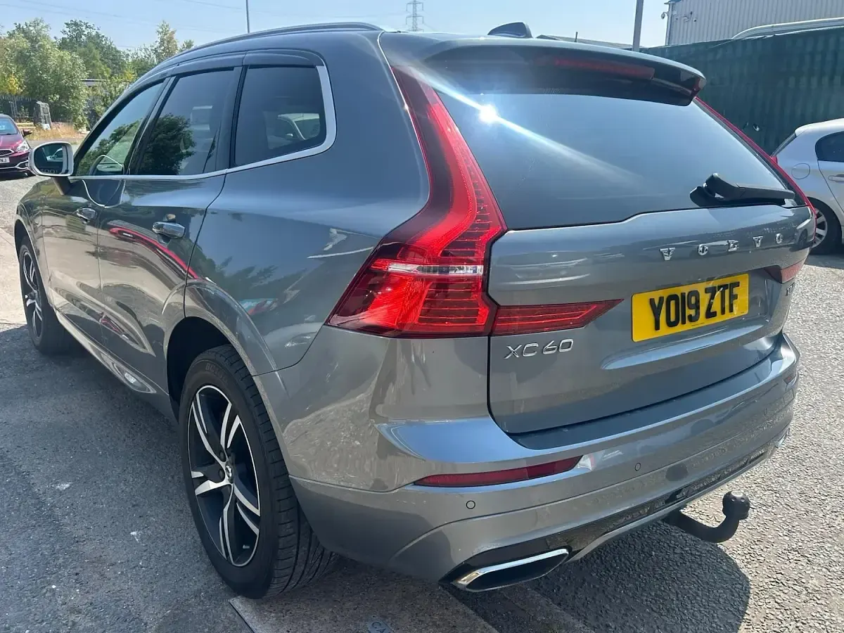 Used Volvo XC60 R-Design 384 HP (282 kW) 2019 Grey SUV
