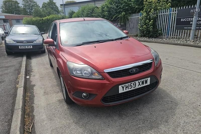 Red Used 2009 Ford Focus Zetec Hatchback | £790 (Good price) - Image 1/1