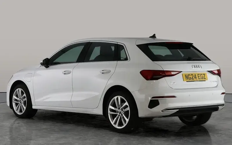 Used Audi A3 Sportback e-tron Sport 204 HP (150 kW) 2024 White Hatchback