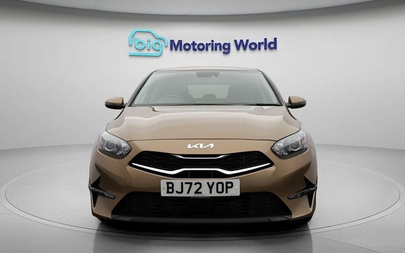 Used Kia Ceed 160 HP (117 kW) 2023 Bronze Hatchback