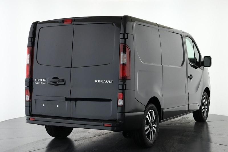 Nowe Renault Trafic 2025 Czarny Minivan