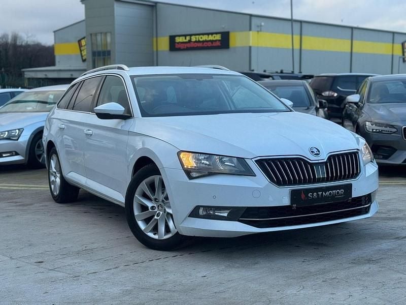 Used Skoda Superb SE Technology 150 HP (110 kW) 2017 White Estate