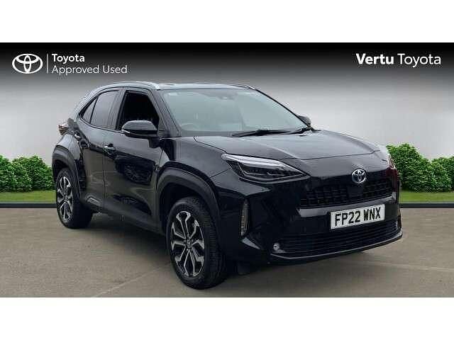 Black Used 2022 Toyota Yaris Hybrid Design SUV | £19,790 (Fair price) - Image 1/4
