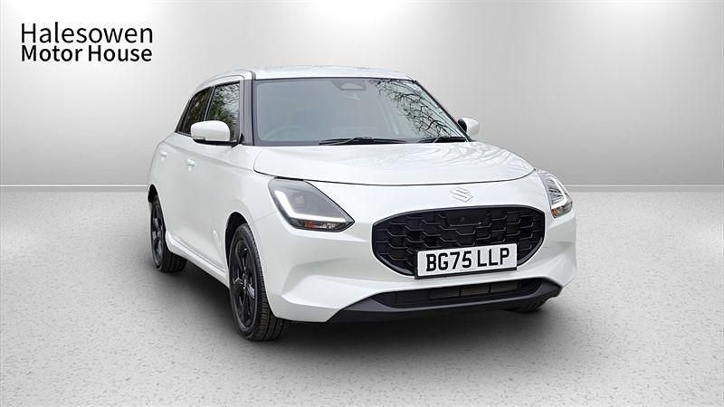 Used Suzuki Swift 82 HP (60 kW) 2025 White Hatchback