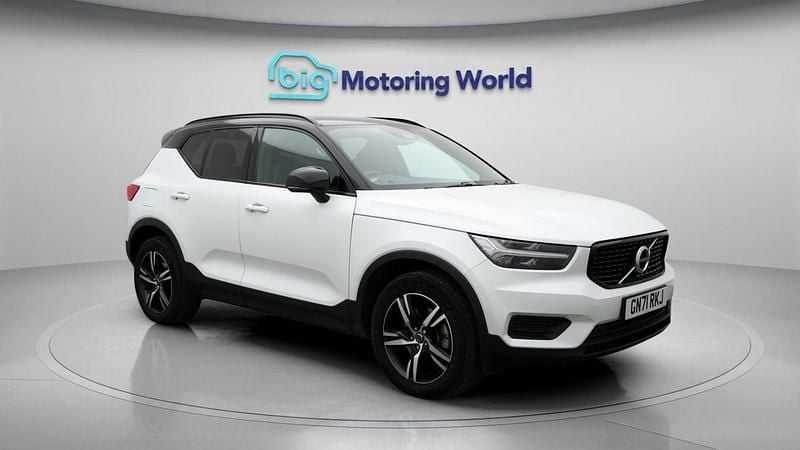 Used Volvo XC40 R-Design 197 HP (144 kW) 2021 White SUV