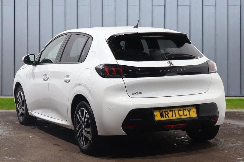 Used Peugeot 208 Allure Premium 99 HP (72 kW) 2021 White Hatchback