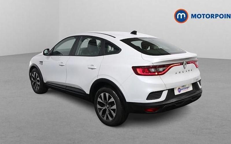 Used Renault Arkana Iconic 143 HP (105 kW) 2022 White SUV