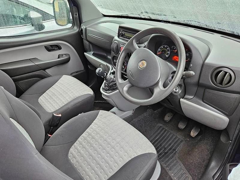 Begagnad Fiat Doblò Dynamic 2010 Minibuss
