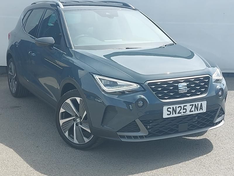 Blue New 2025 Seat Arona FR Sport SUV | £21,498 (Fair price) - Image 1/4