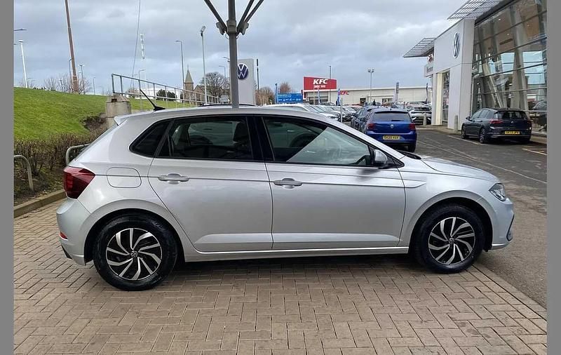 Used VW Polo Life 95 HP (69 kW) 2022 Silver Hatchback