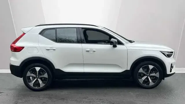 Usado Volvo XC40 Plus 194 HP (142 kW) 2026 SUV