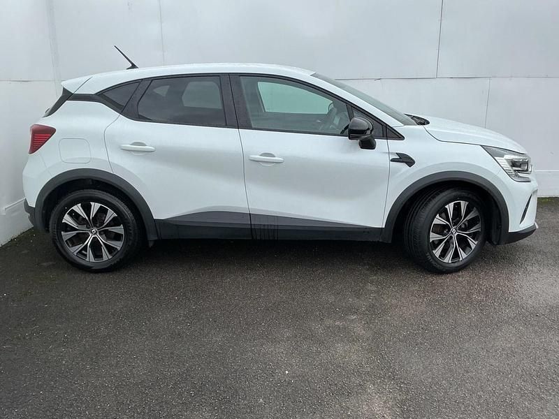 Used Renault Captur Evolution 2022 White SUV