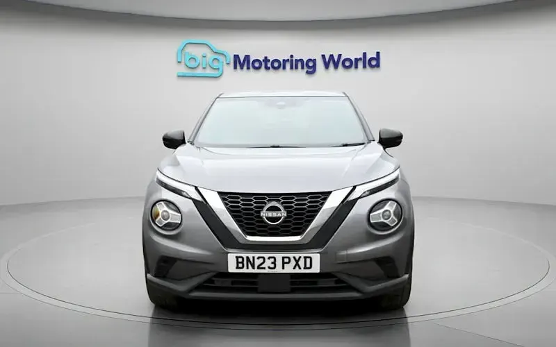 Used Nissan Juke N-Connecta 114 HP (83 kW) 2023 Grey SUV