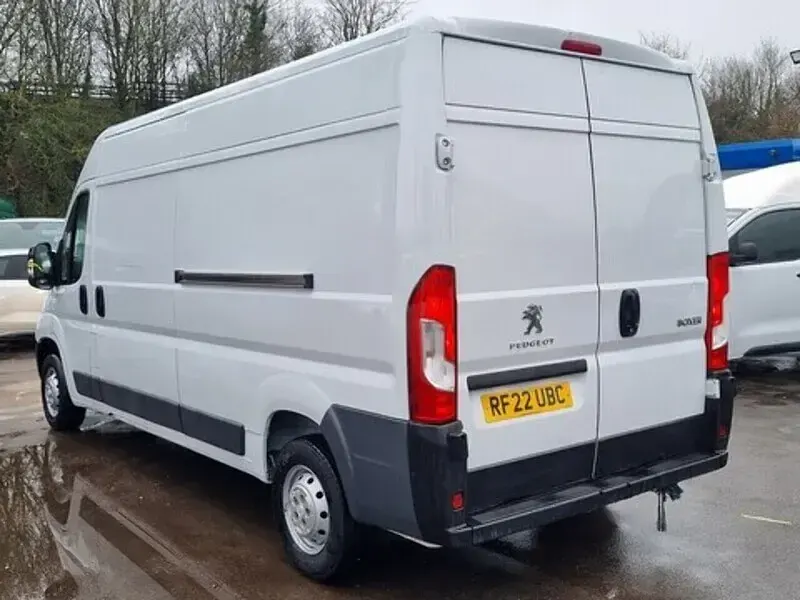 Used Peugeot Boxer 140 HP (102 kW) 2022 White Van