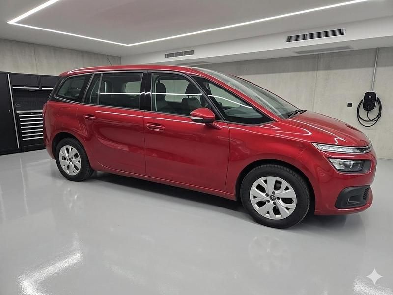Used Citroën Grand C4 Picasso Touch 2017 Red MPV