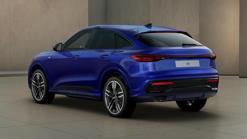 New Audi Q5 Advanced 2026 Blue SUV