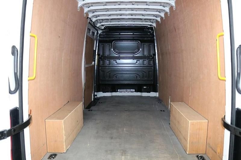 Image 4/4
