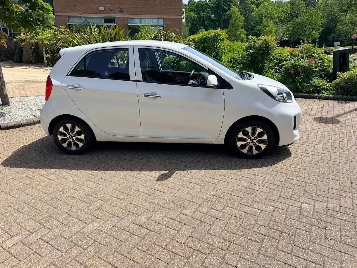 Used Kia Picanto 84 HP (61 kW) 2016 White Hatchback