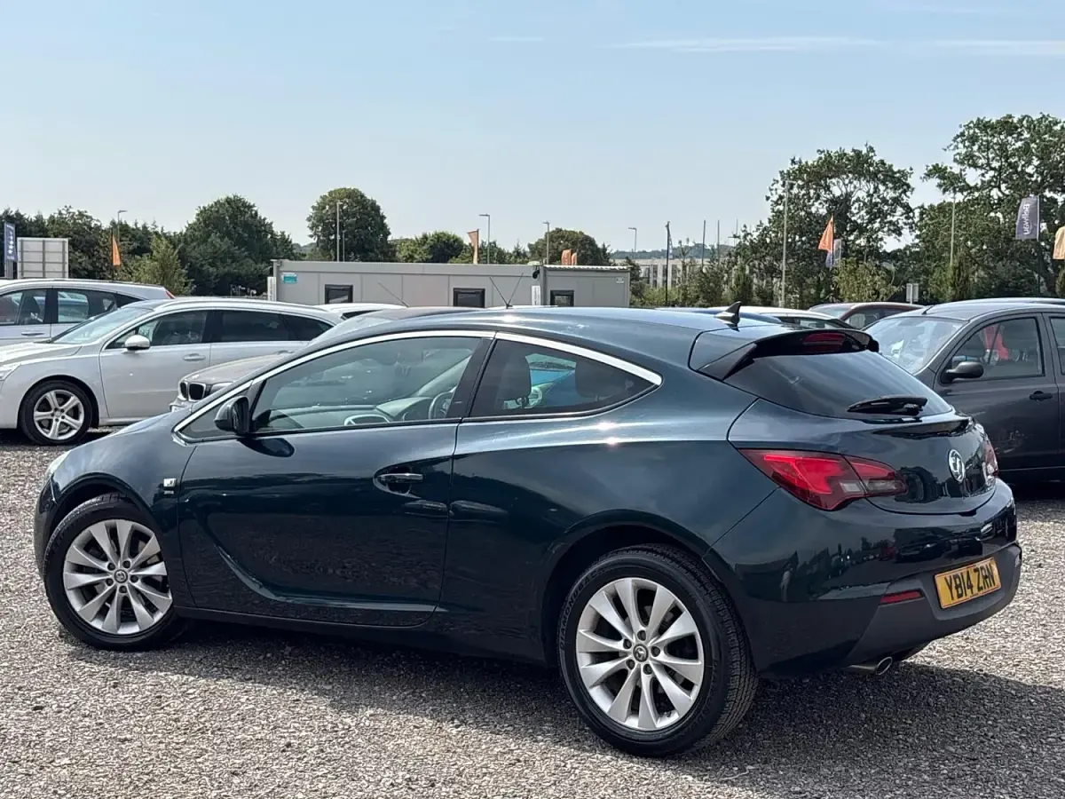 Used Vauxhall Astra GTC SRi 2014 Green Hatchback