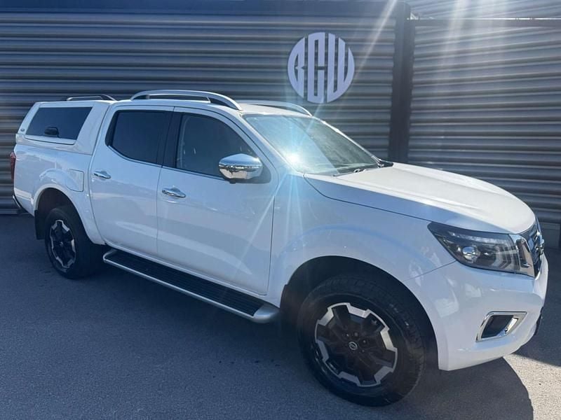 White Used 2021 Nissan Navara Tekna Pickup | £14,500 (Good price) - Image 1/4