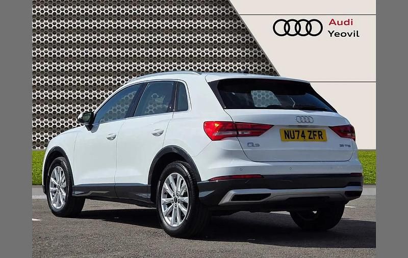 Używany Audi Q3 Sport 150 KM (110 kW) 2024 Biały SUV
