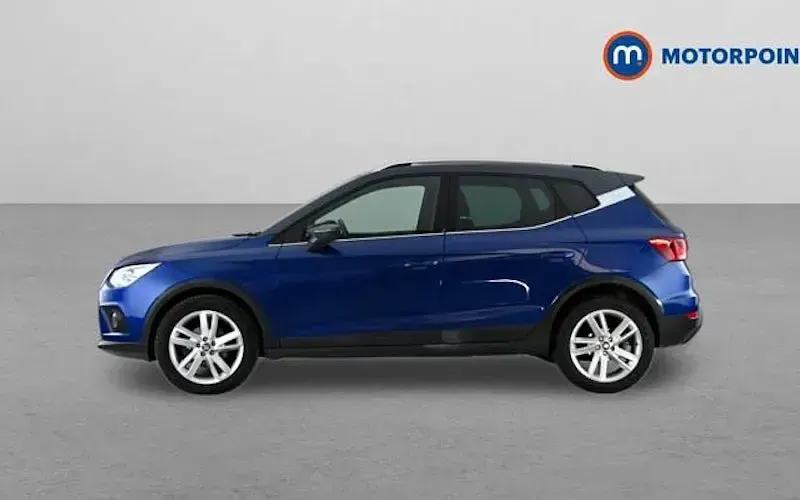 Usado Seat Arona FR 110 CV (80 kW) 2021 Azul SUV