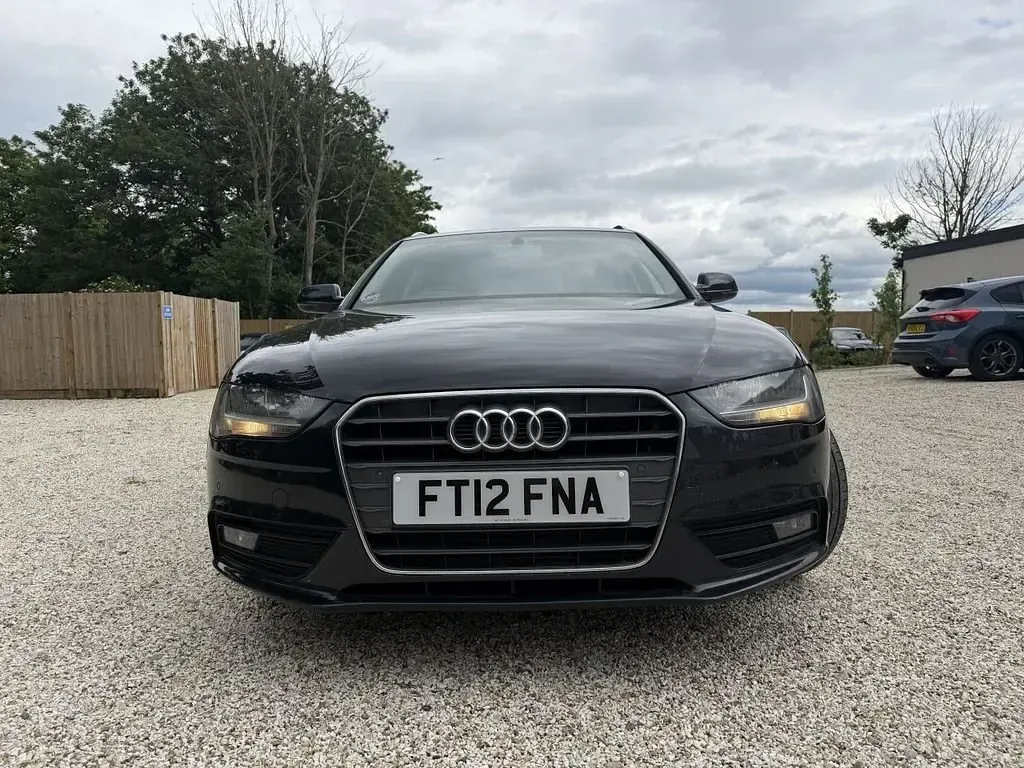 Usado Audi A4 Design 143 CV (105 kW) 2012 Negro Familiar