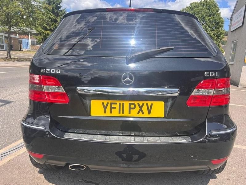 Used Mercedes B200 2011 Black MPV