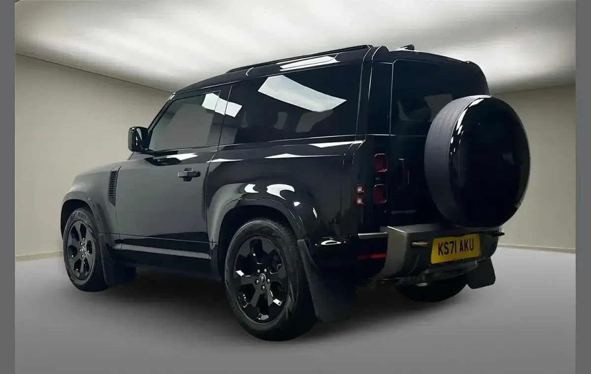 Used Land Rover Defender HSE Dynamic 245 HP (180 kW) 2021 Black SUV