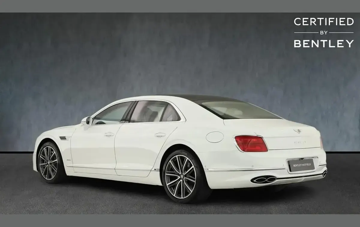 Used Bentley Flying Spur 536 HP (394 kW) 2023 White Sedan