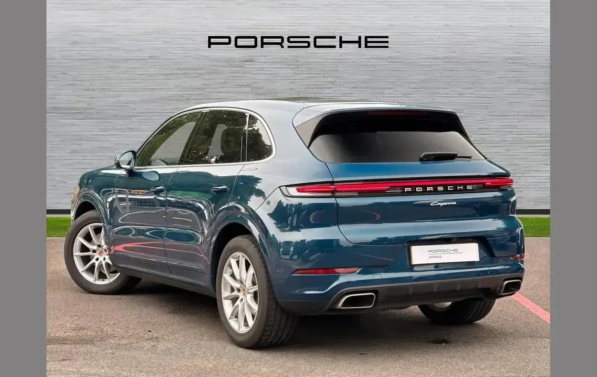 Used Porsche Cayenne 353 HP (259 kW) 2024 Blue SUV