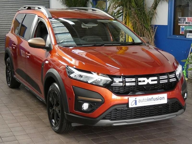 Used Dacia Jogger Extreme 140 HP (102 kW) 2025 Brown MPV