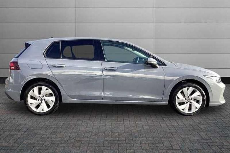 New VW Golf VIII Style 204 HP (150 kW) 2025 Oyster silver Hatchback
