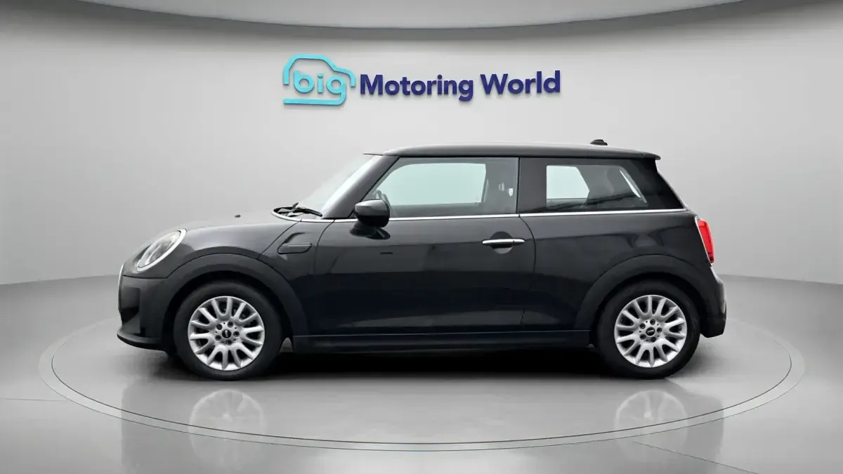 Used Mini Cooper Classic 136 HP (100 kW) 2022 Black Hatchback