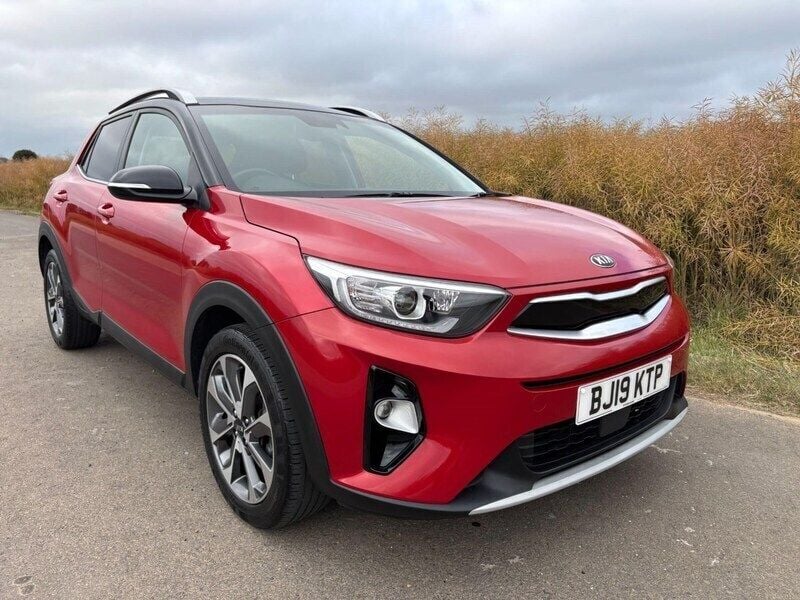 Red Used 2019 Kia Stonic 4 SUV | £12,345 (Good price) - Image 1/4