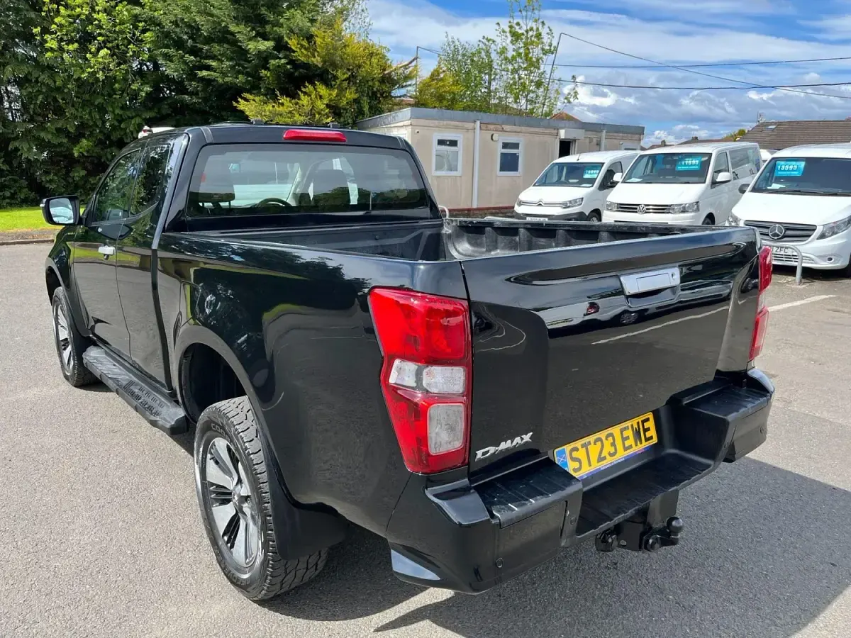 Used Isuzu D-Max 2023 Black Pickup