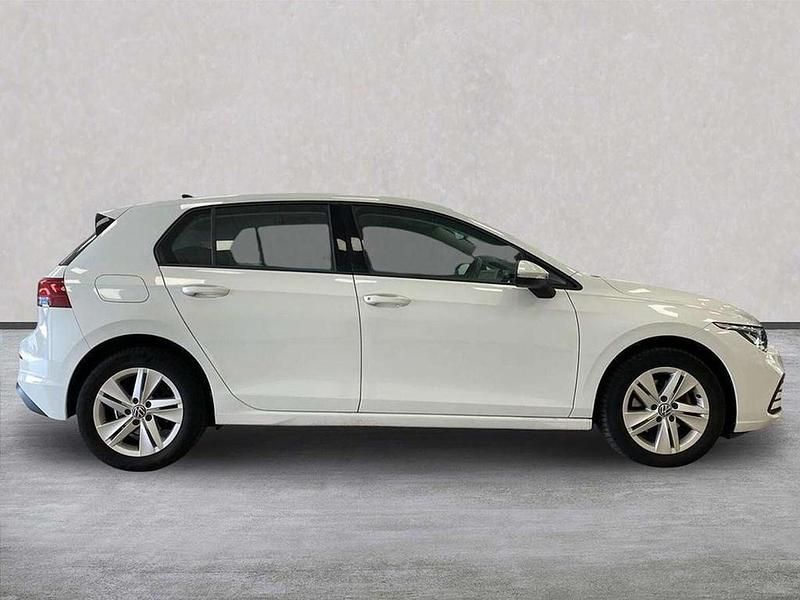 Used VW Golf VIII Life 128 HP (94 kW) 2022 White Hatchback