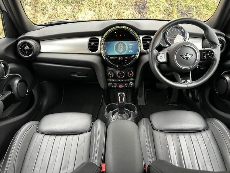 Used Mini Cooper Exclusive 134 HP (98 kW) 2022 Silver Hatchback