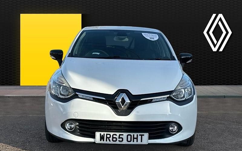 Used Renault Clio IV Dynamique 90 HP (66 kW) 2015 White  Hatchback