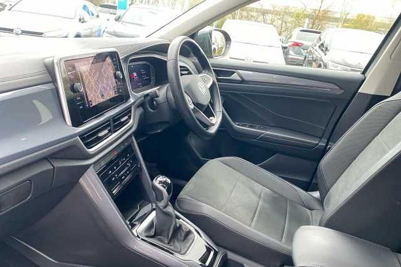 Used VW T-Roc 110 HP (80 kW) 2023 SUV