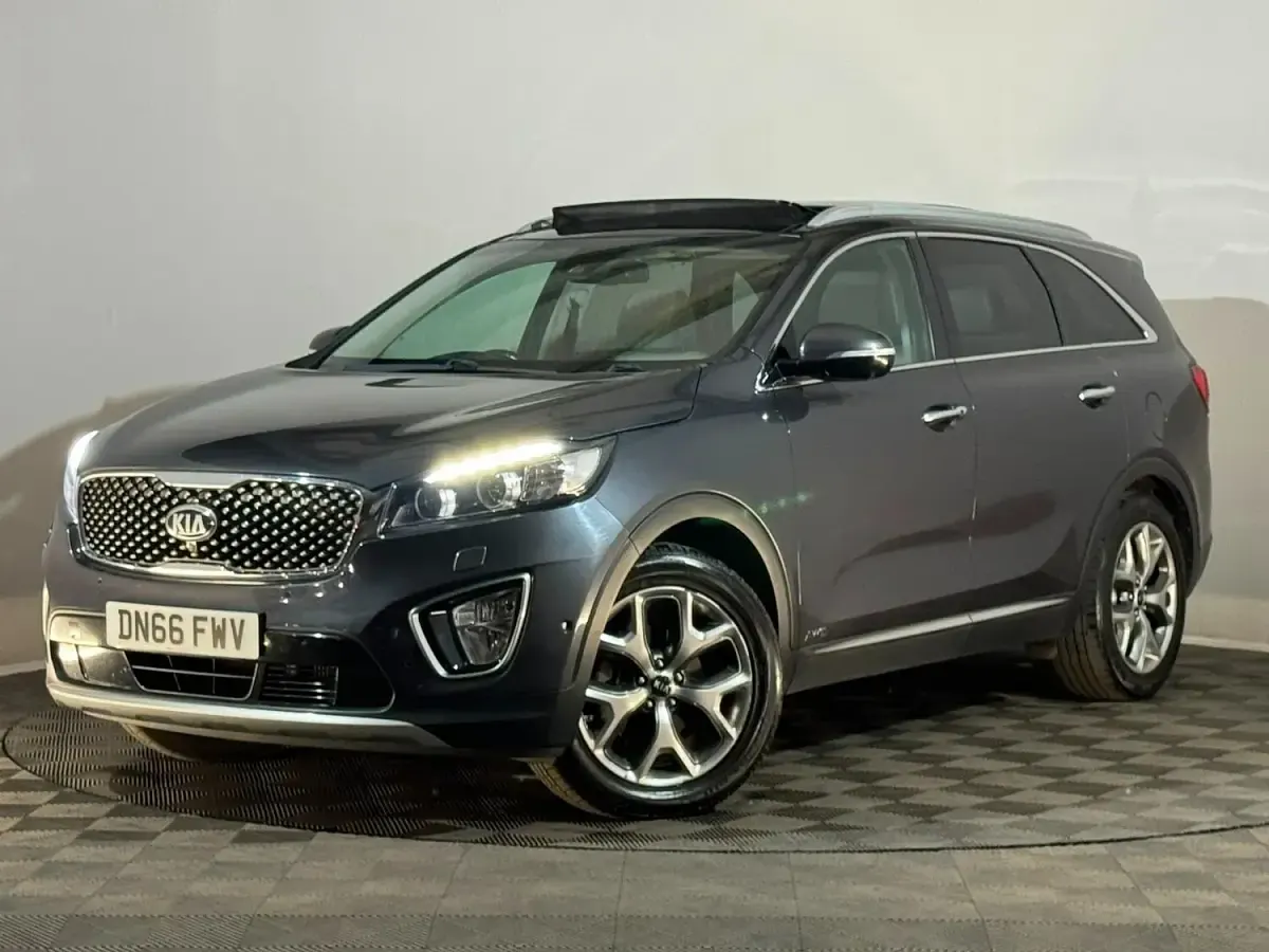 Used Kia Sorento 200 HP (147 kW) 2016 Grey SUV