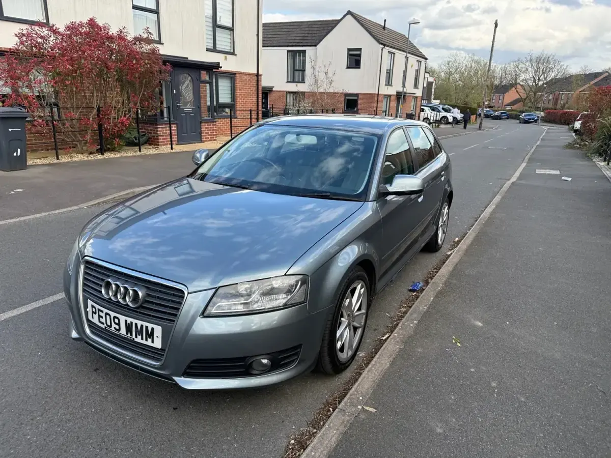 Usado Audi A3 Sport 160 HP (117 kW) 2009 Cinzento Citadino