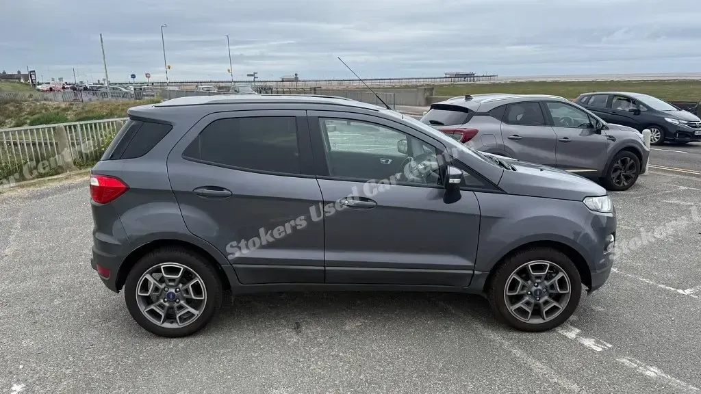 Usado Ford Ecosport Titanium 125 HP (91 kW) 2017 Cinzento SUV